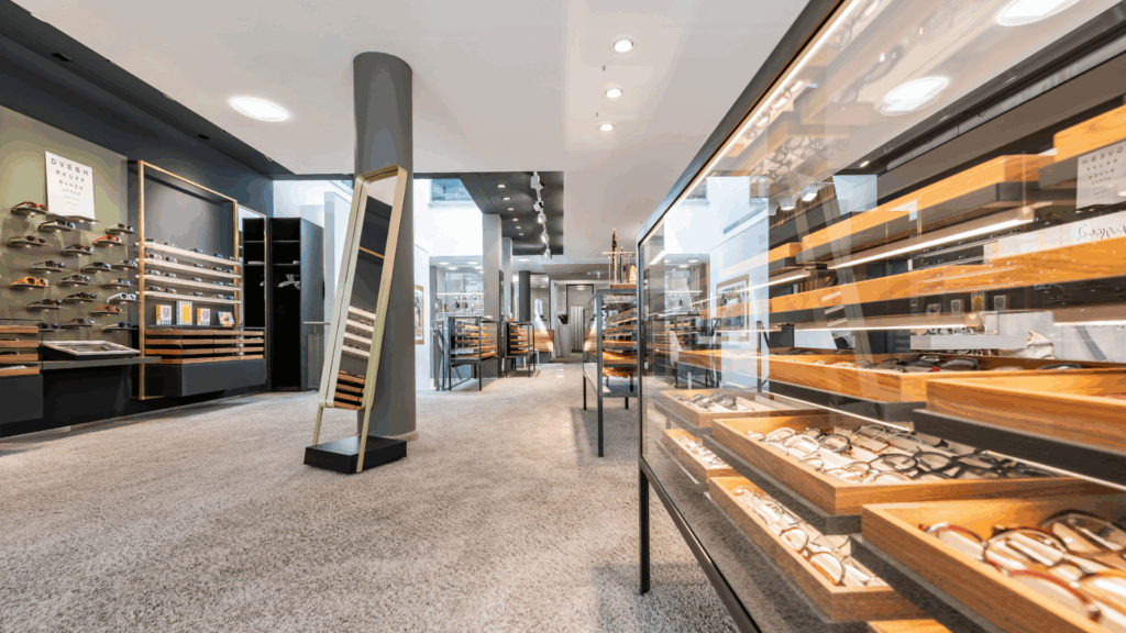 Brillen Trends 2026 - neueste Brillen in stilvollem Ambiente bei SCHÜTT Optik · Hörakustik in Ludwigsburg
