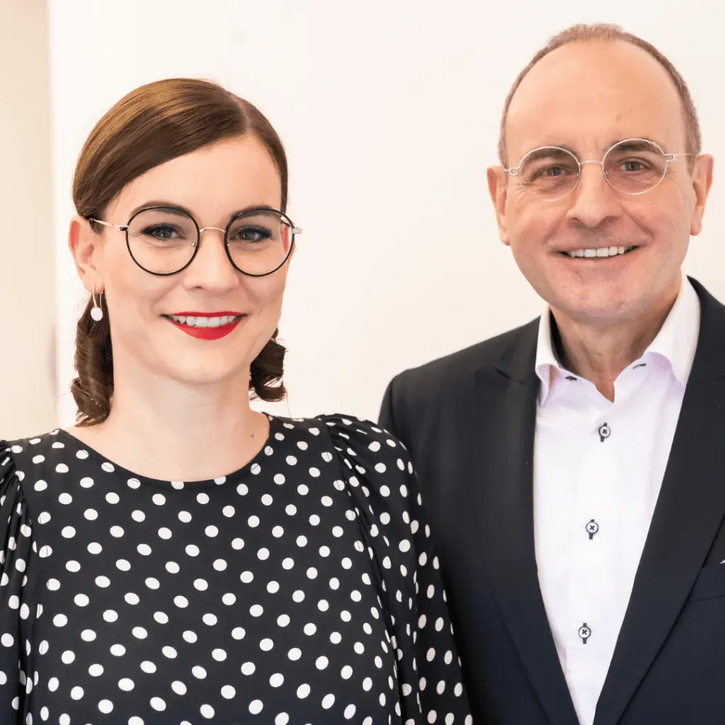 optik schuett ludwigsburg optiker hoergeraete innovative meilensteine 2020 optometristin akademische weiterentwicklung