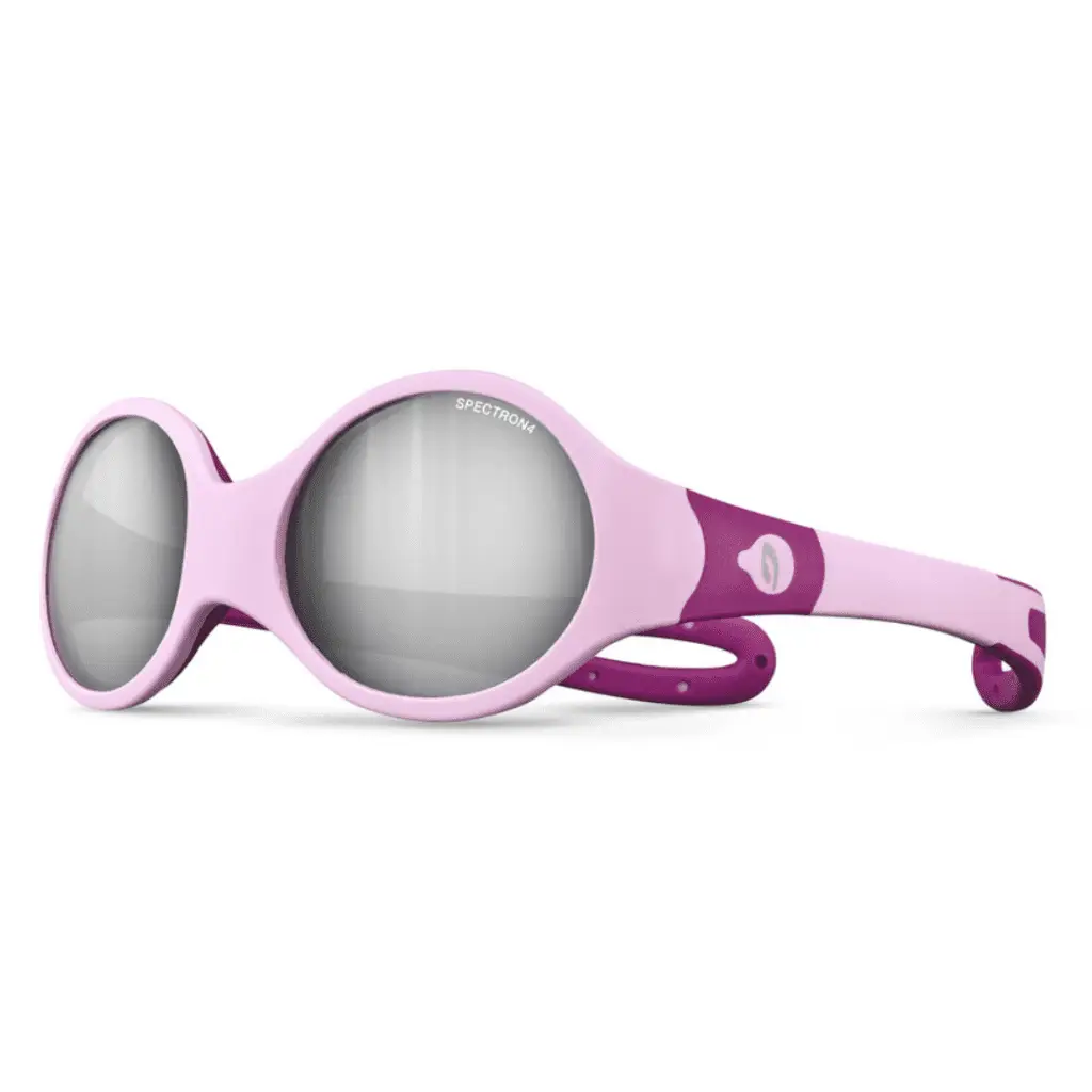 Rosa Kinder-Sonnenbrille von Julbo auf weißem Hintergrund.