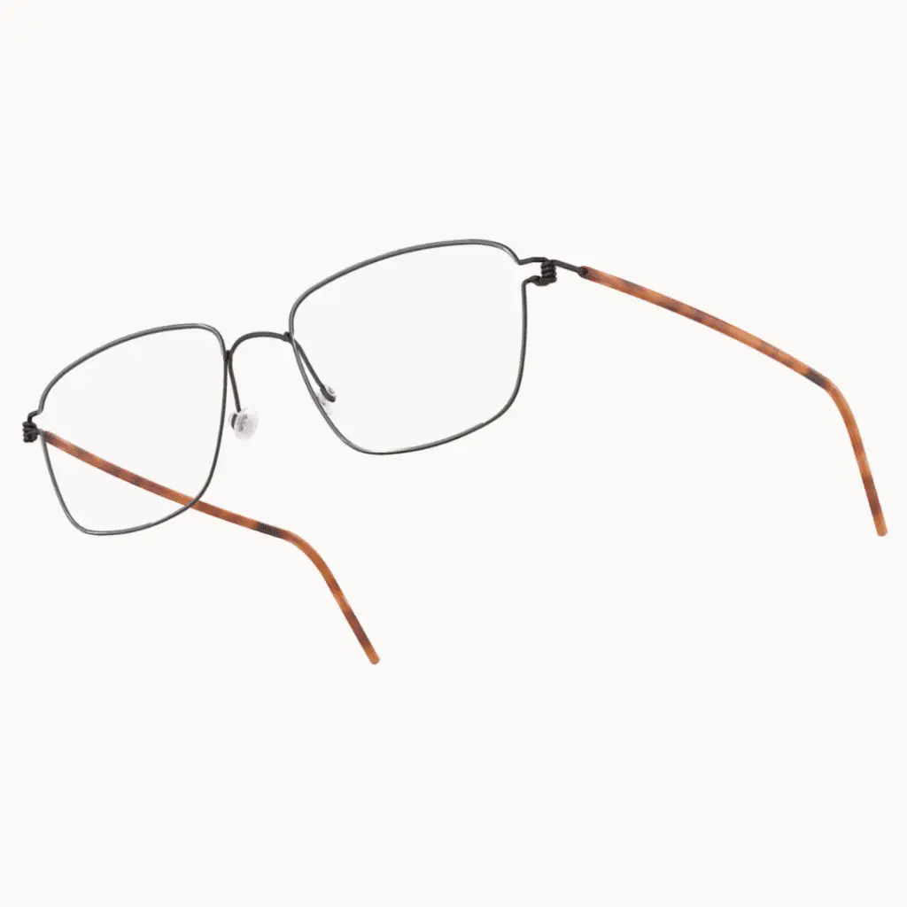 Elegante Brille mit dünnem Rahmen und Bügeln